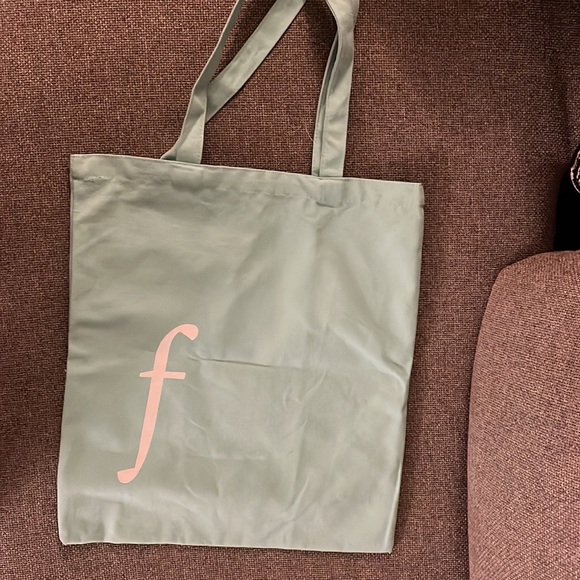 TOTEBAG BUNDLE | CLINIQUE & FUNCTION OF BEAUTY - Picture 2 of 5